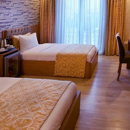 Imperial Park Hotel ازميت المظهر الخارجي الصورة