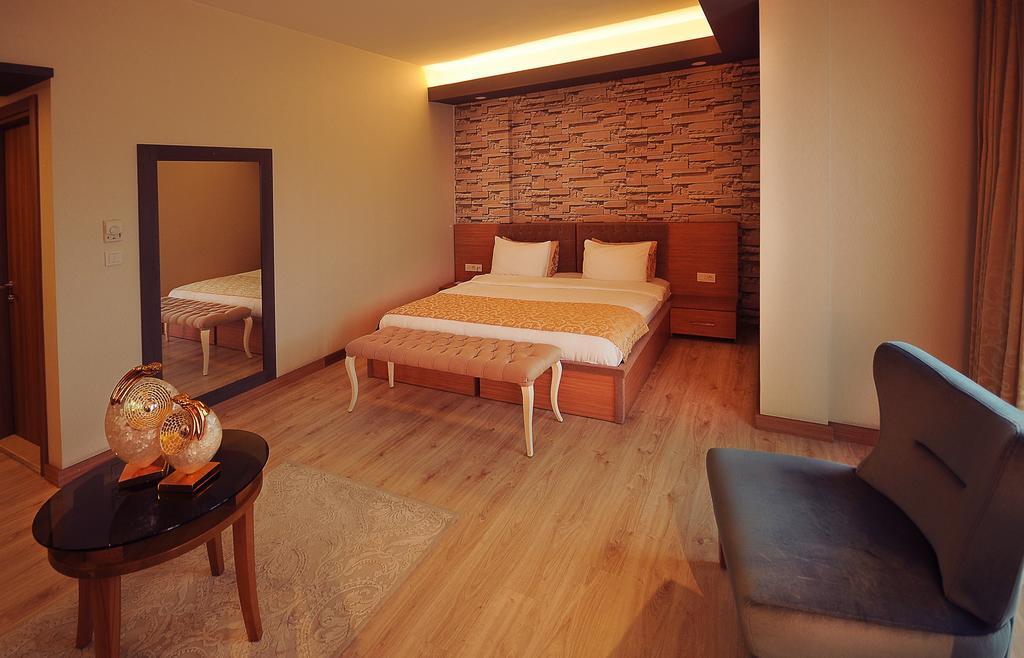 Imperial Park Hotel ازميت المظهر الخارجي الصورة