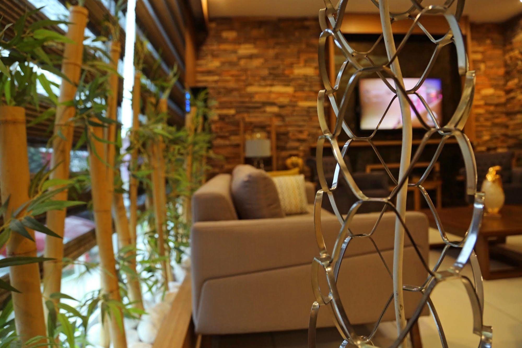 Imperial Park Hotel ازميت المظهر الخارجي الصورة
