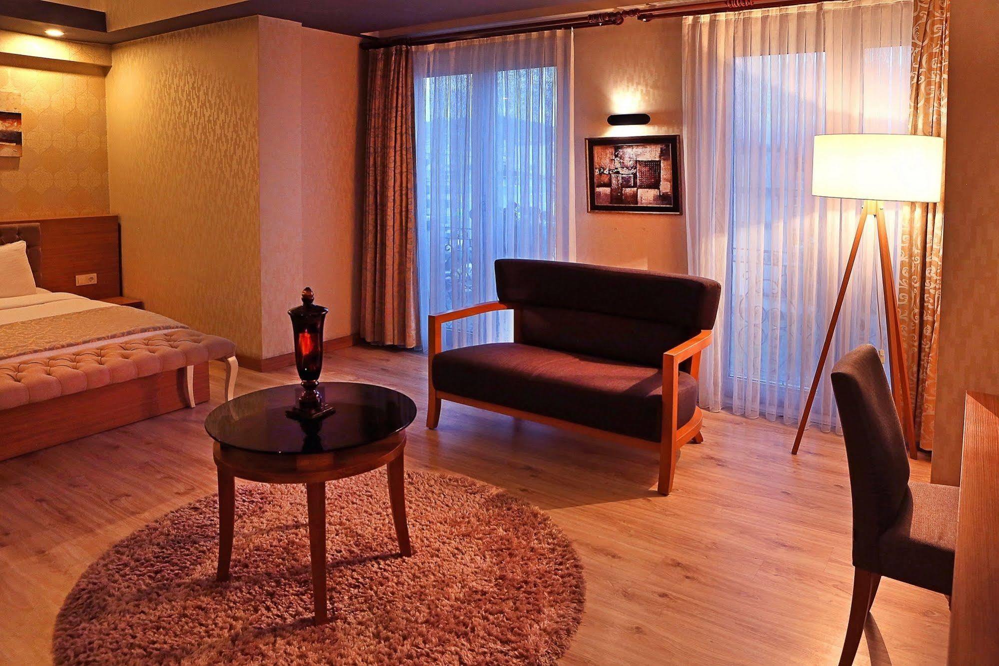 Imperial Park Hotel ازميت المظهر الخارجي الصورة